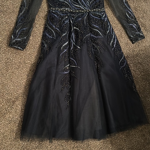 Mac duggal gown - Picture 5 of 6